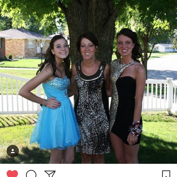 Dress - Picture 2 of 2